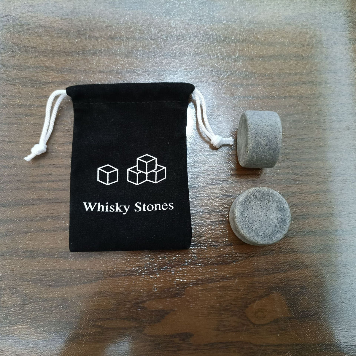 Reusable Whiskey Chilling Stone Cubes with Velvet Drawstring Pouch Sikunuo