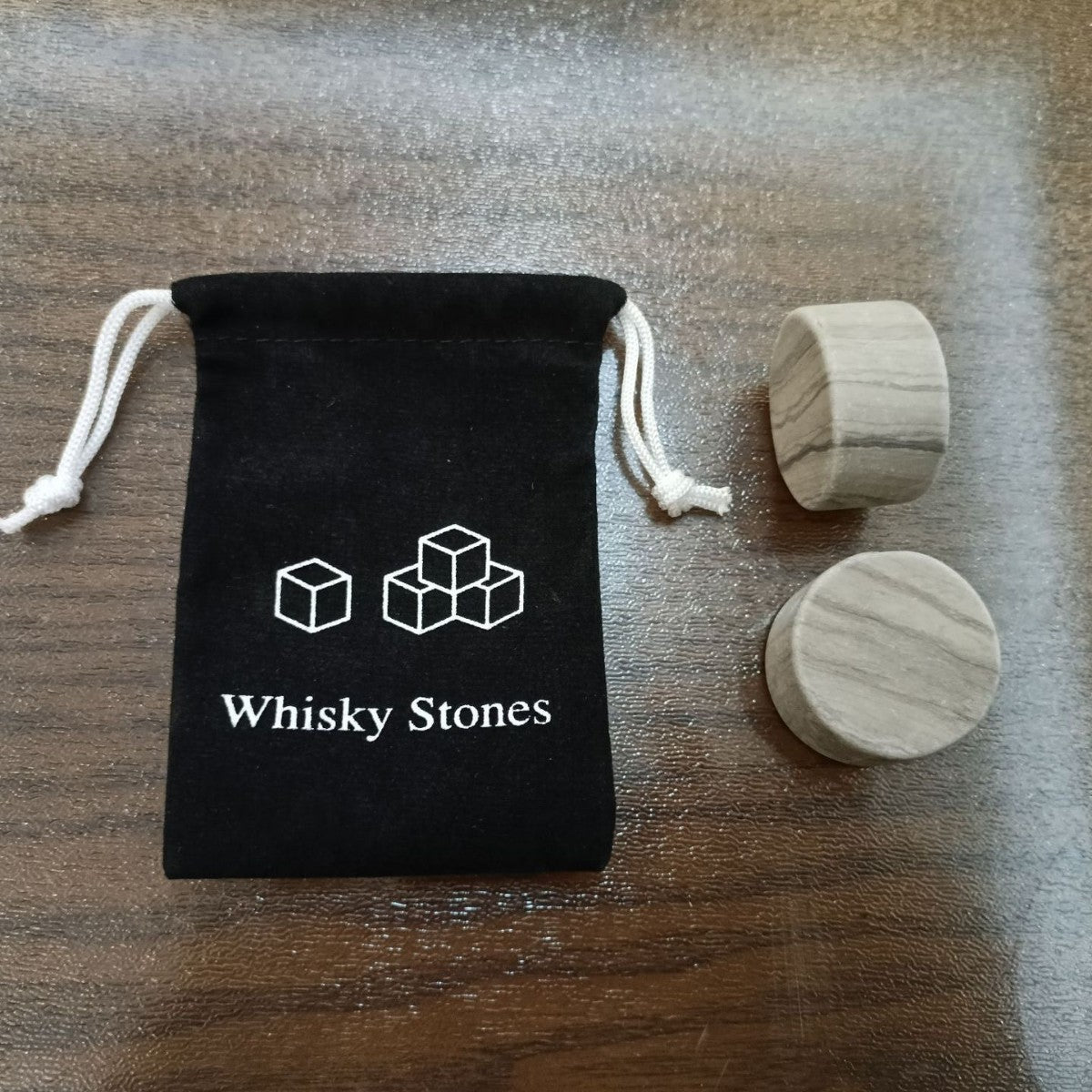 Reusable Whiskey Chilling Stone Cubes with Velvet Drawstring Pouch Sikunuo