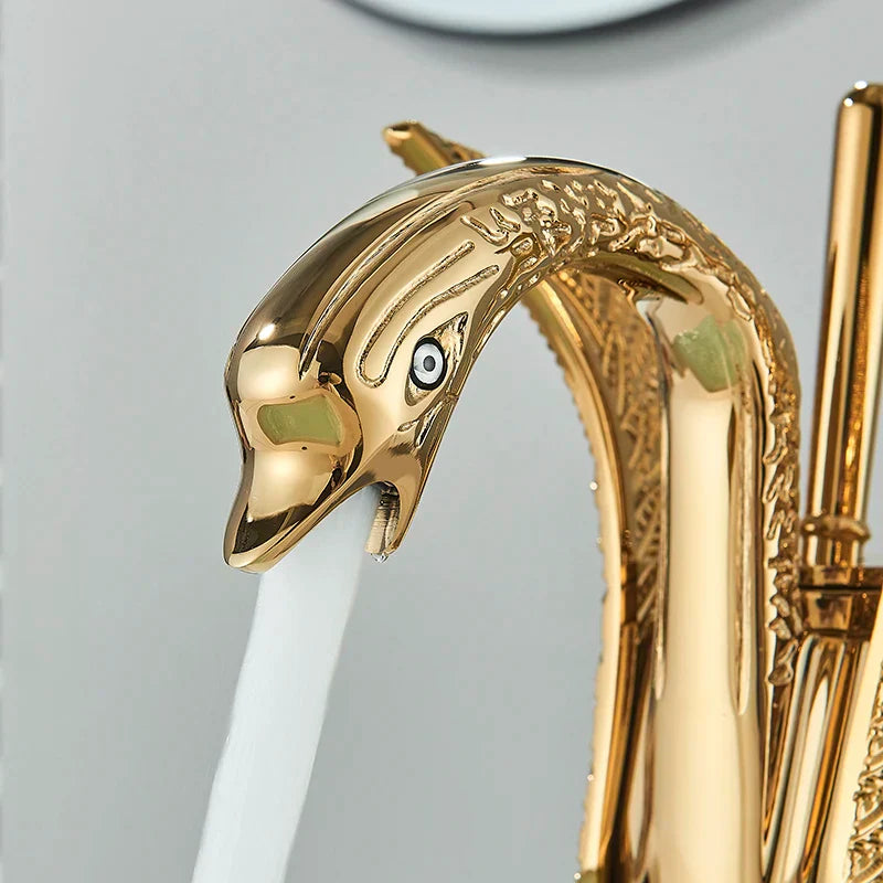 Sikunuo | Swan Single Handle Golden Basin Faucet
