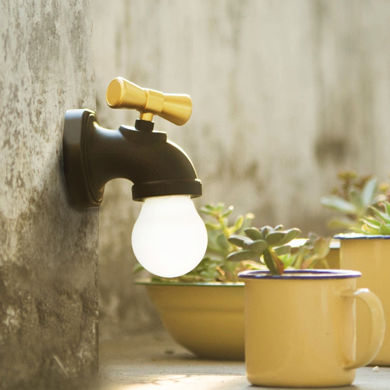 Sikunuo | Creative Faucet Wall Lamp
