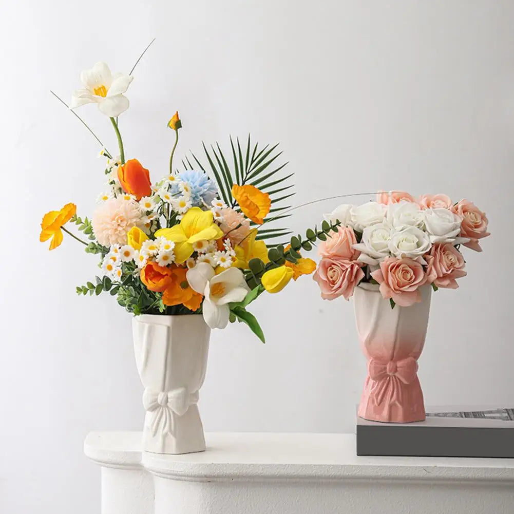 Sikunuo | Ribbon Bow Ceramic Tabletop Flower Vase