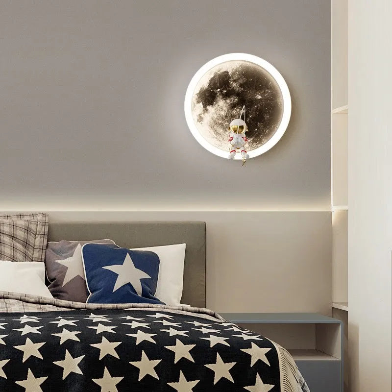 Sikunuo | Astronaut On The Moon Wall Light
