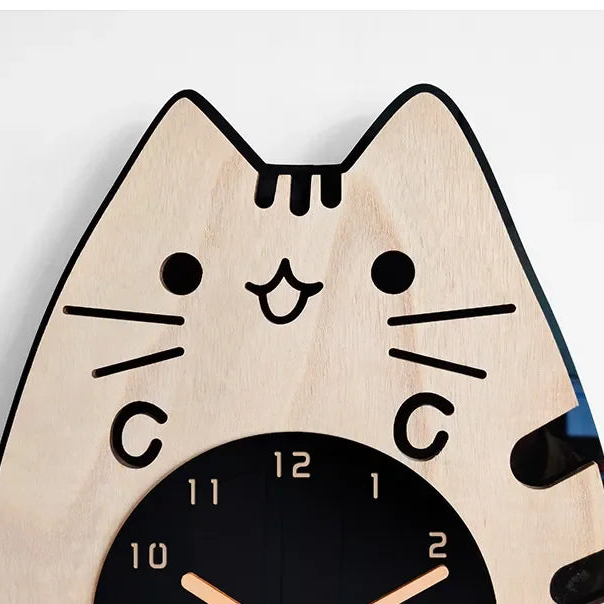 Sikunuo | Happy Curious Cat Wall Clock