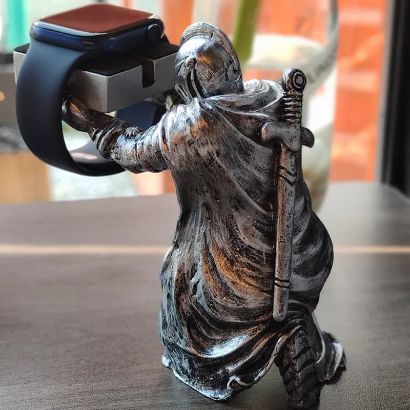 Sikunuo | Guardian of Timepiece Medieval Watch Holder