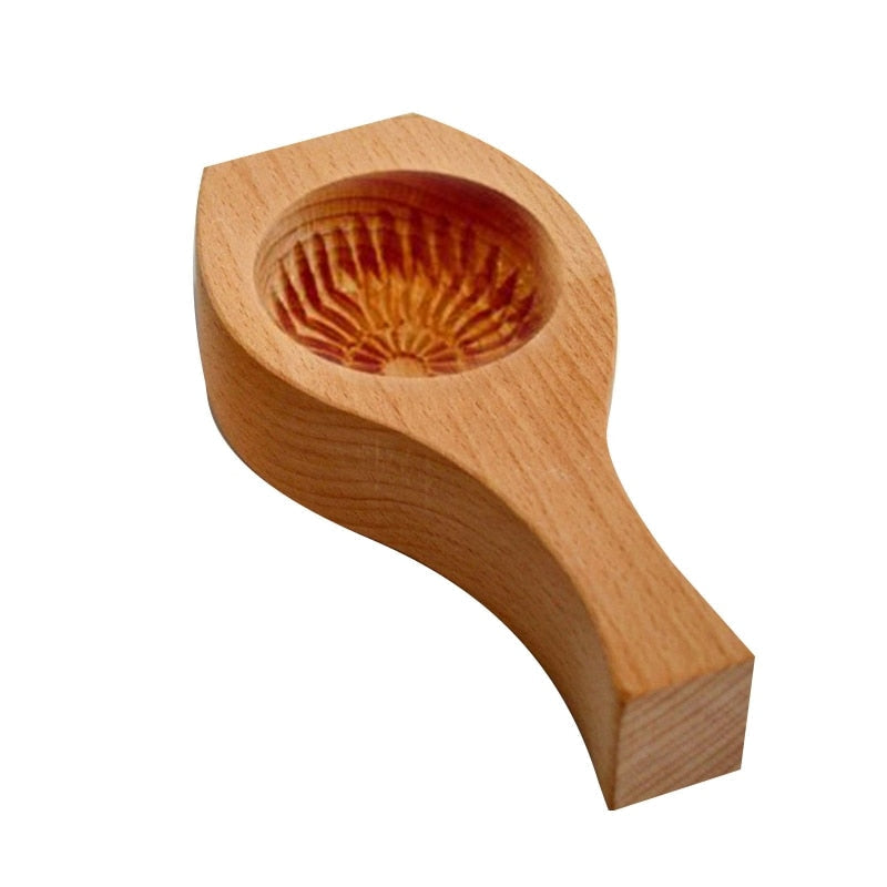 Sikunuo | Wooden Moon Dumpling Maker Mold