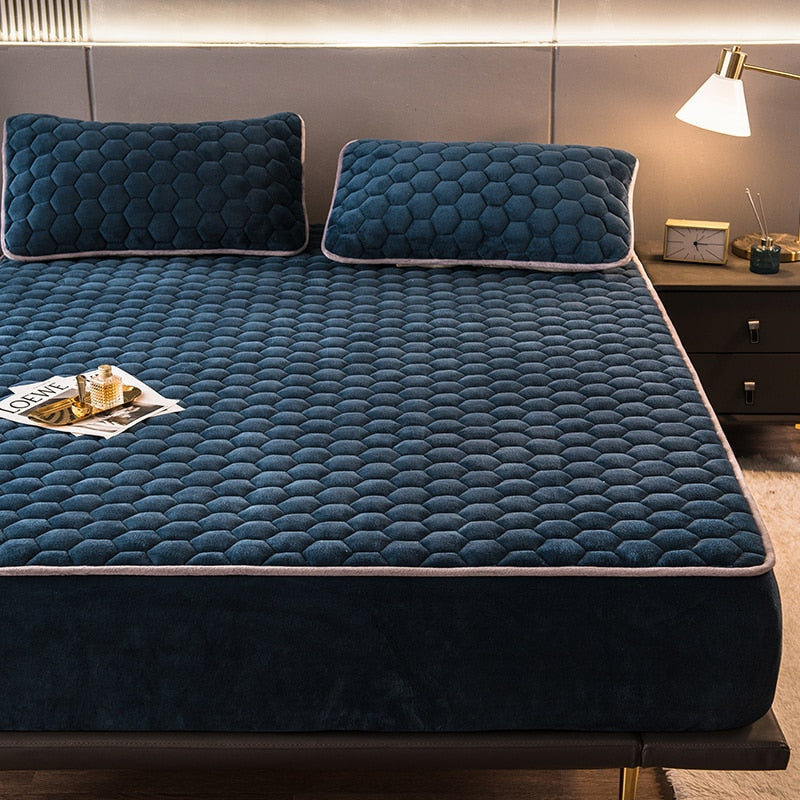 Sikunuo | Elegant Velvet Thick Mattress Cover