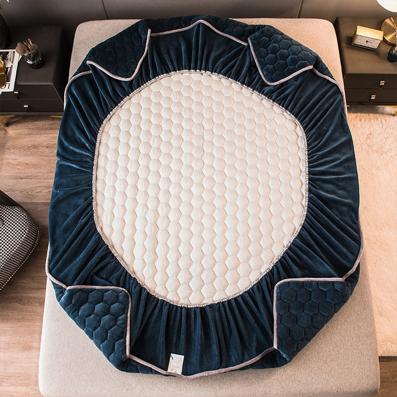 Sikunuo | Elegant Velvet Thick Mattress Cover