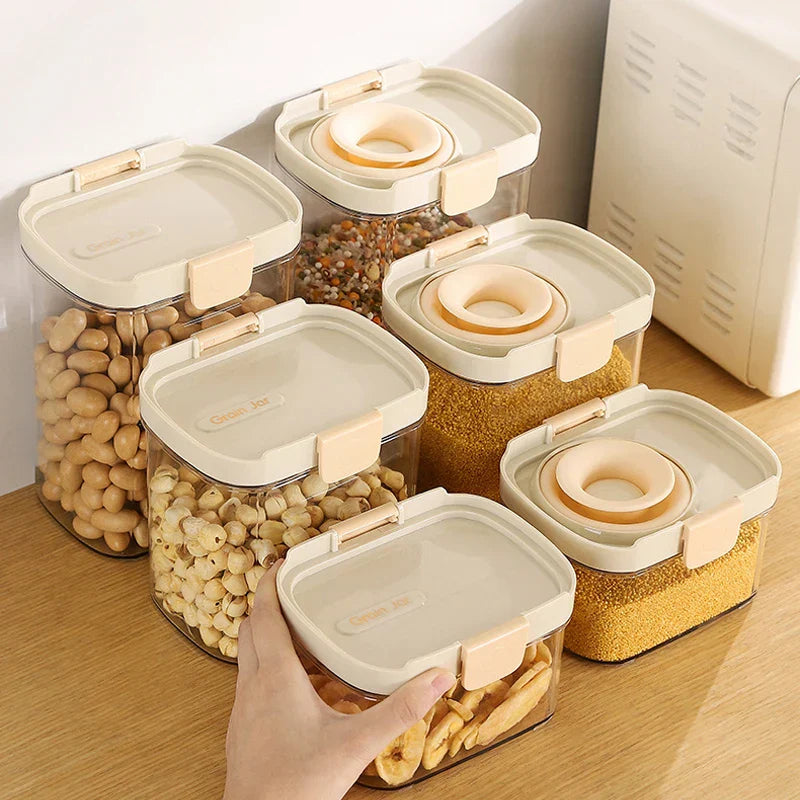 Sikunuo | Stackable Transparent Snap-Lock Storage Box