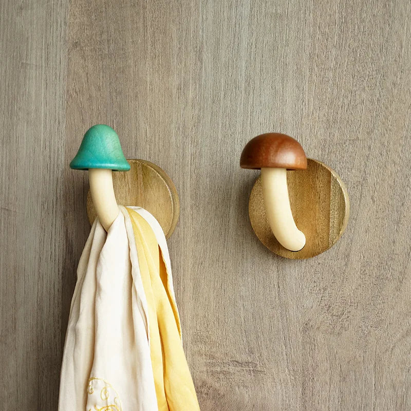 Sikunuo | Mystic Mushroom Wooden Wall Clothes Hanger
