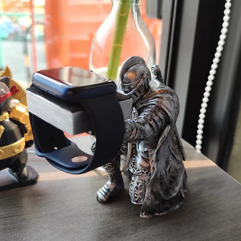Sikunuo | Guardian of Timepiece Medieval Watch Holder