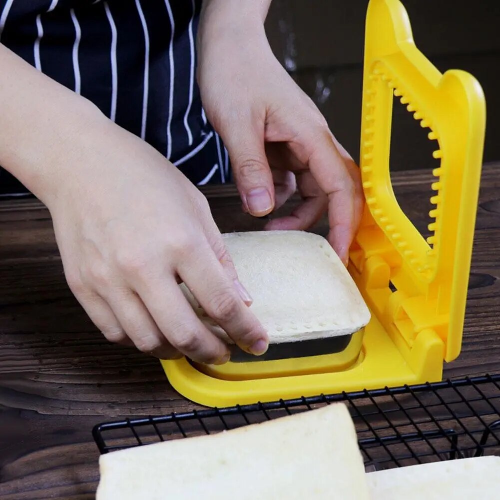 Sikunuo | Kids Dream Square Sandwich Cutter