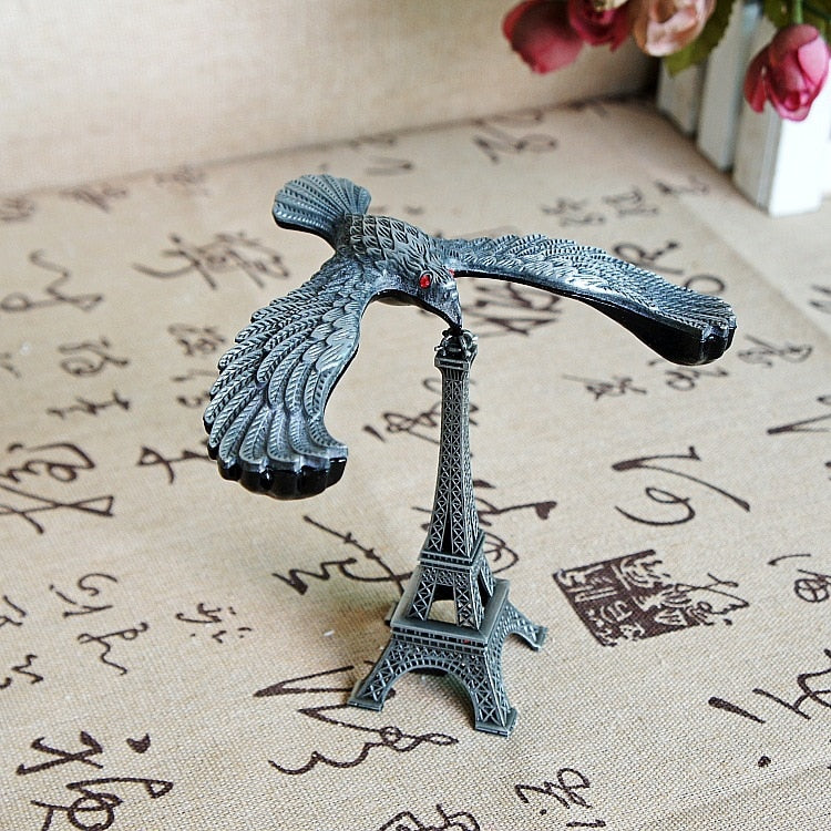 Sikunuo | Retro Eagle Tower Balance Figurines