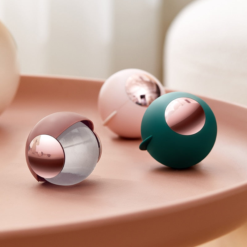 Sikunuo | Futuristic Reusable Sticky Lint Remover