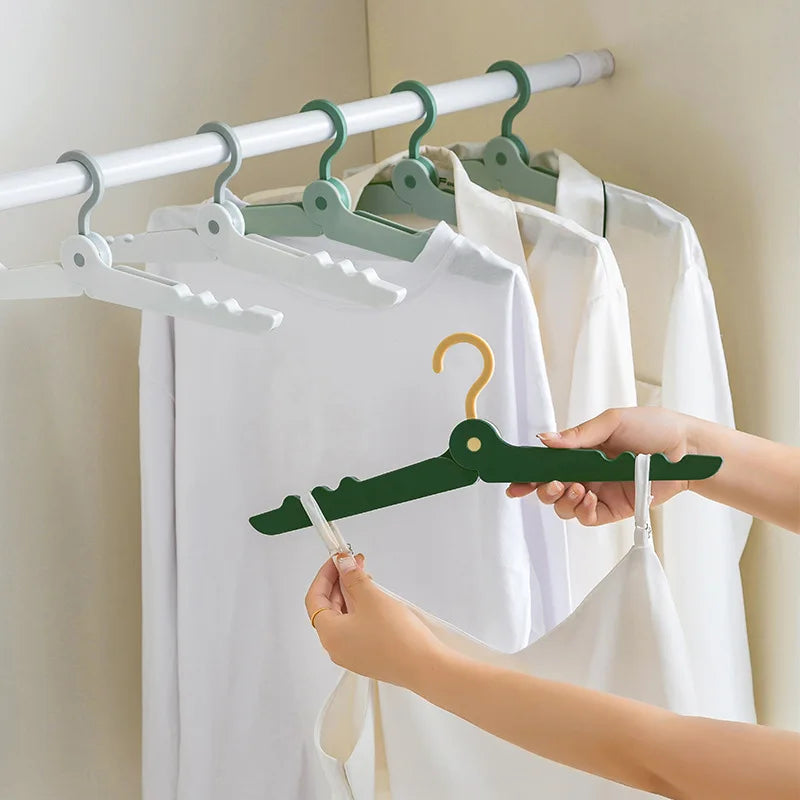 Sikunuo | Travel Ease Foldable Clothes Hanger