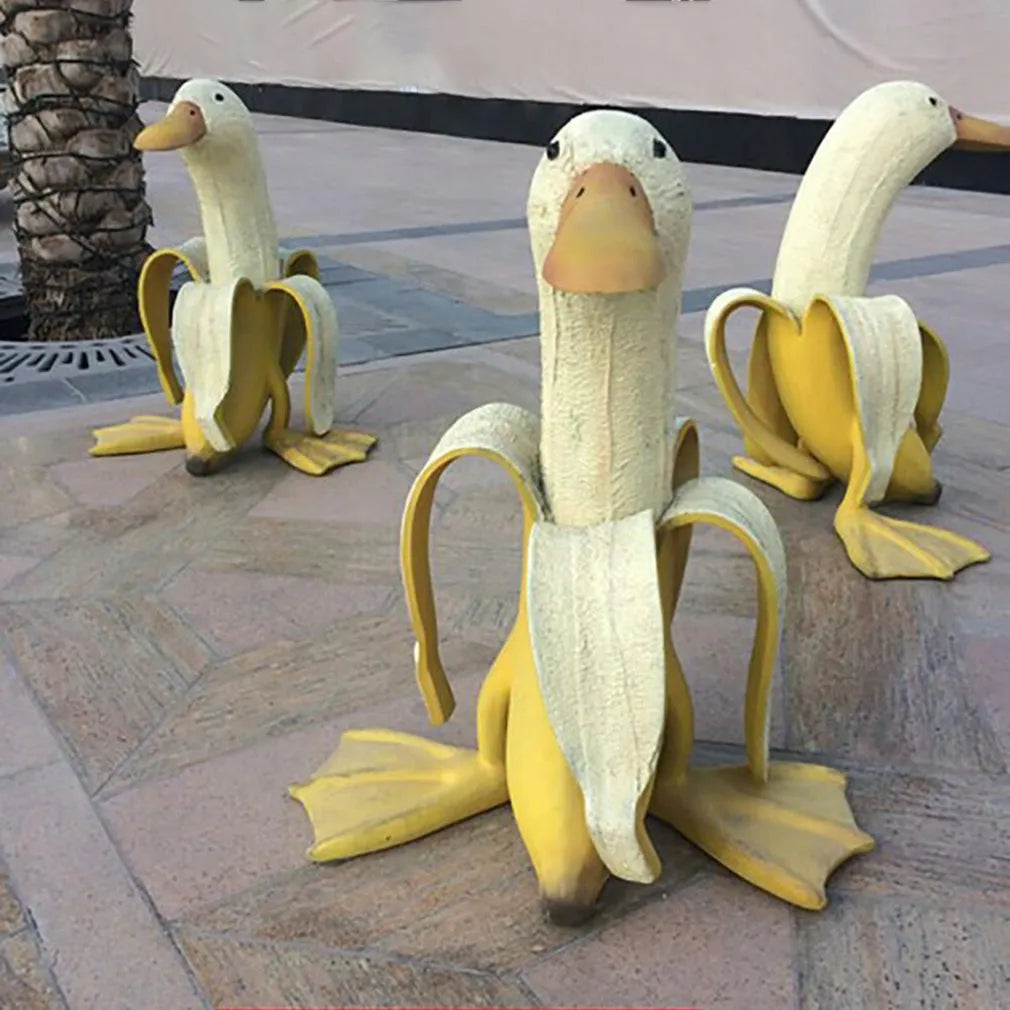 Sikunuo | Peeled Banana Duck Face Garden Decor