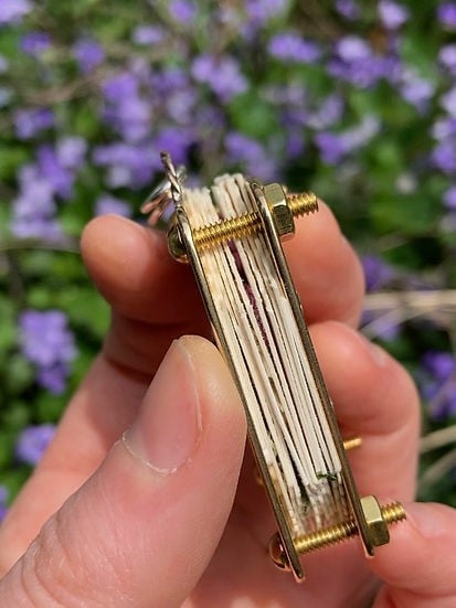 Sikunuo | Mini Flower Press | Compact Botanical Keepsake Maker | Portable Craft Tool