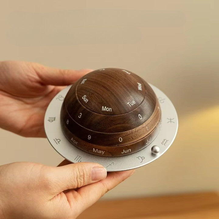 Sikunuo | Cosmic Cycle Minimalist Rotating Wooden Calendar