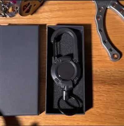 Sikunuo | Heavy-Duty Tactical Retractable Keychain – Multi-Use Outdoor Carabiner Tool