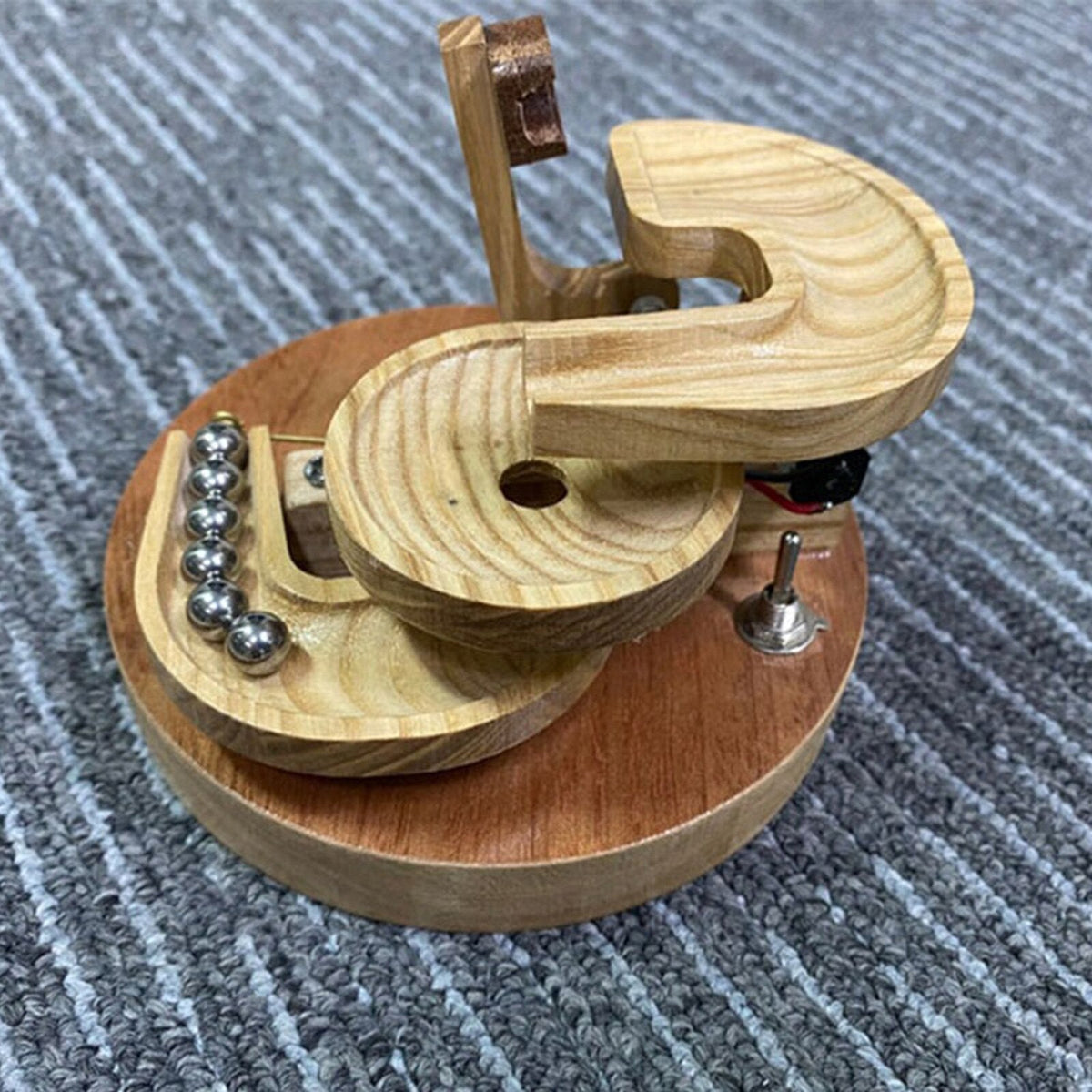 Sikunuo | Eternal Motion Wooden Marble Machine