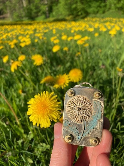 Sikunuo | Mini Flower Press | Compact Botanical Keepsake Maker | Portable Craft Tool