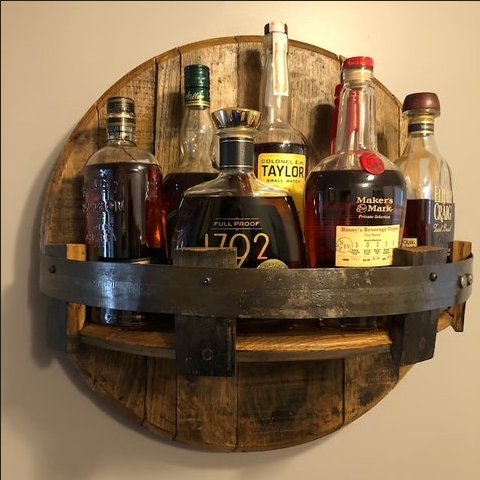 Sikunuo | Rustic Oak Wall Shelf for Whiskey Bottles