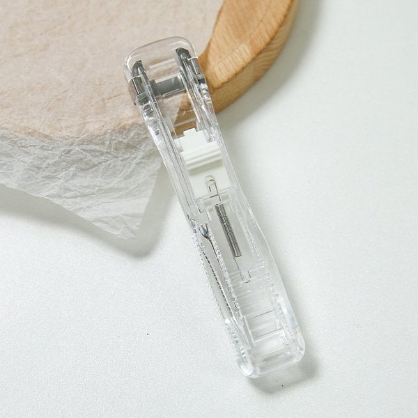 Sikunuo | Mini-stapler — Reusable tool for stapling paper without damage