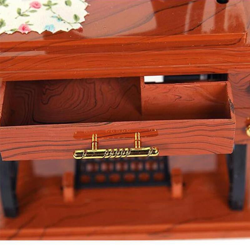 Sikunuo | Mini Craft Retro Sewing Machine Decor