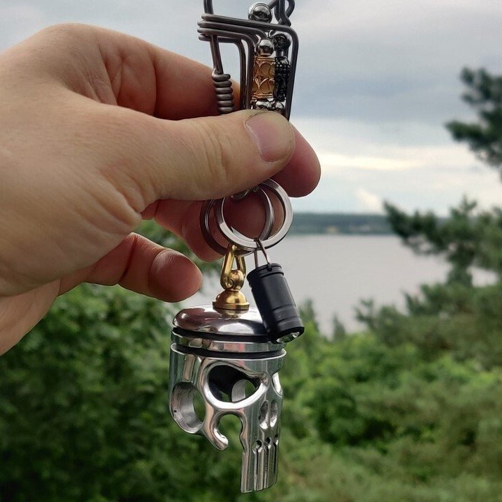 Sikunuo | Piston art skull keychain [pendant/flashlight/bottle opener]