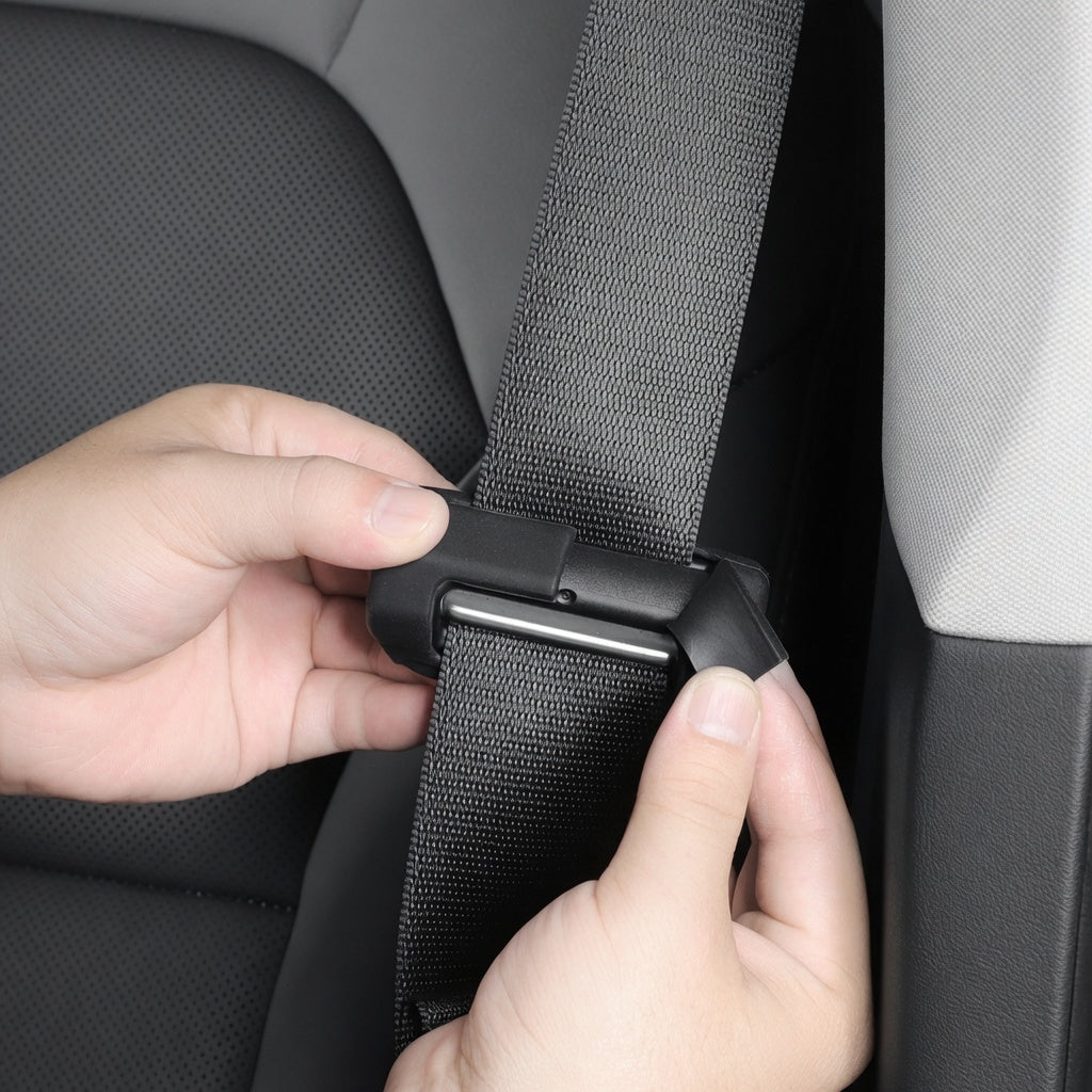 Full-Coverage Silicone Front Seat Belt Buckle Cover for Model Y Juniper / Model 3 Highland / Model YL