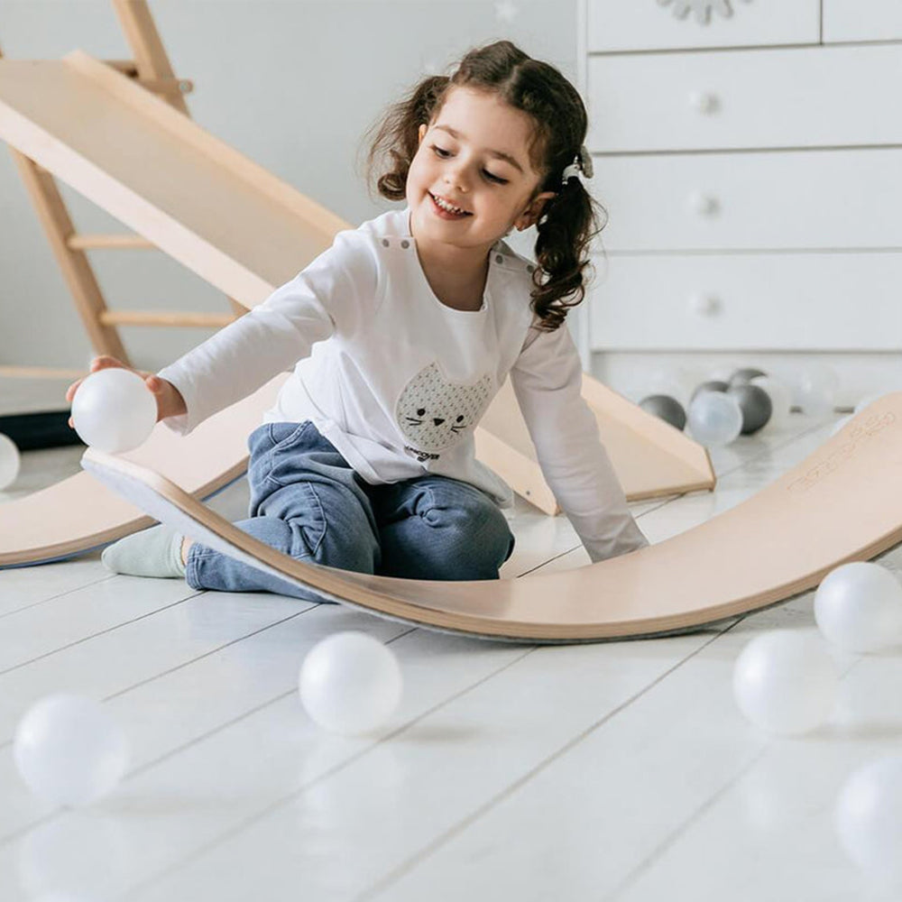 Natural Wooden Balance Board for Kids – Open-Ended Montessori Toy for Creative Play