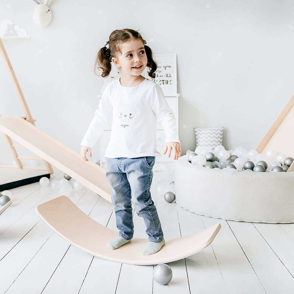 Natural Wooden Balance Board for Kids – Open-Ended Montessori Toy for Creative Play