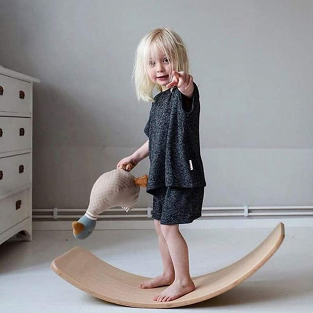 Natural Wooden Balance Board for Kids – Open-Ended Montessori Toy for Creative Play