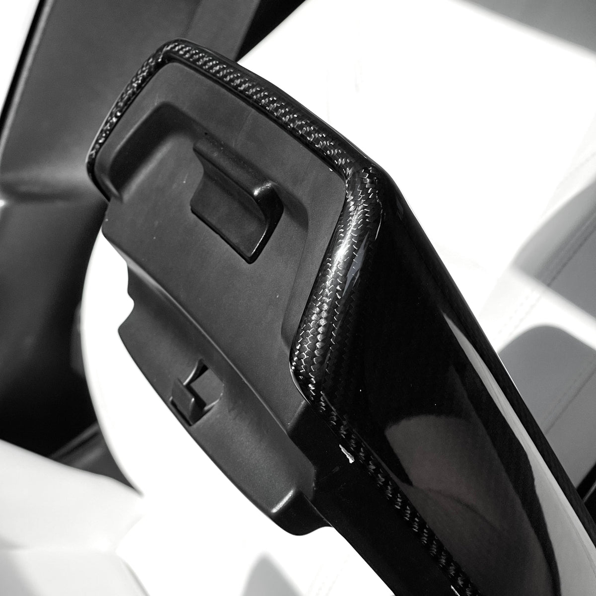 Sikunuo Model Y / 3 Armrest Cover - Dry Carbon Fiber Interior Mods