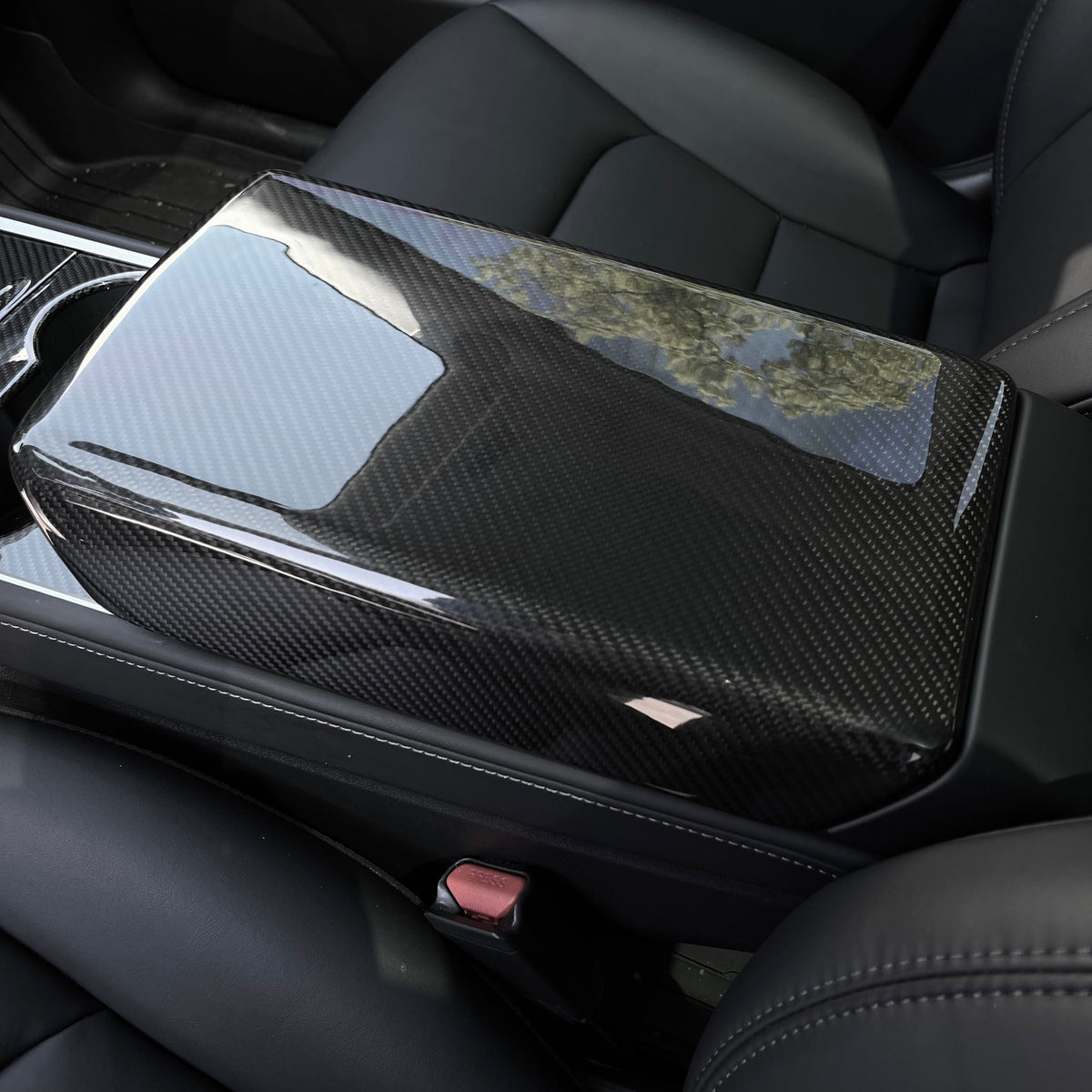 Sikunuo Model Y / 3 Armrest Cover - Dry Carbon Fiber Interior Mods