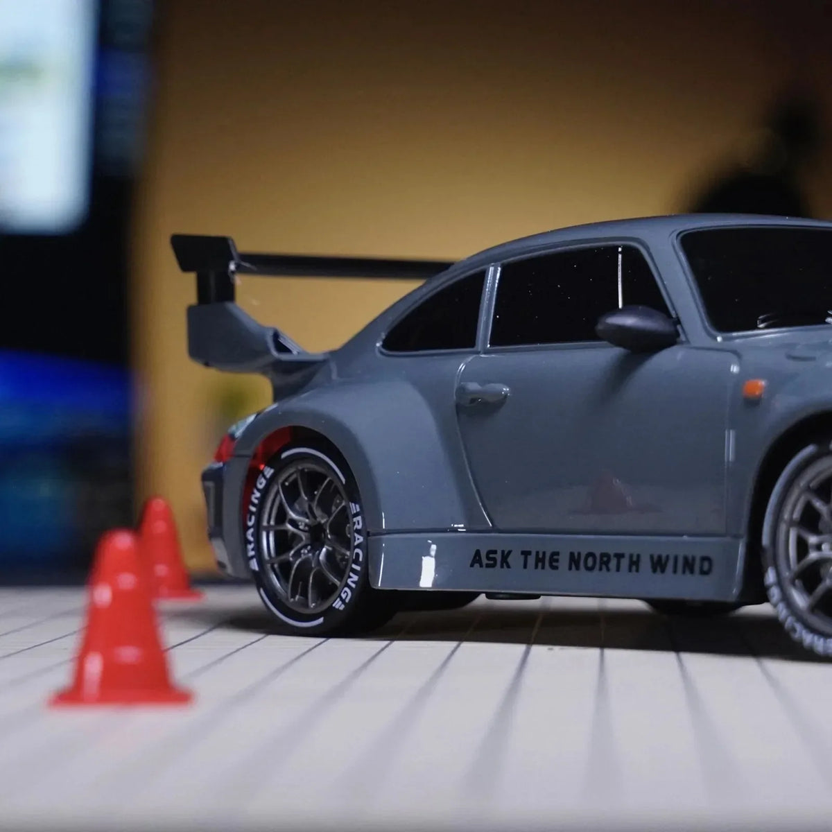 1/24 4WD RC Drift Car – 20KM/H High-Speed with LED Lights