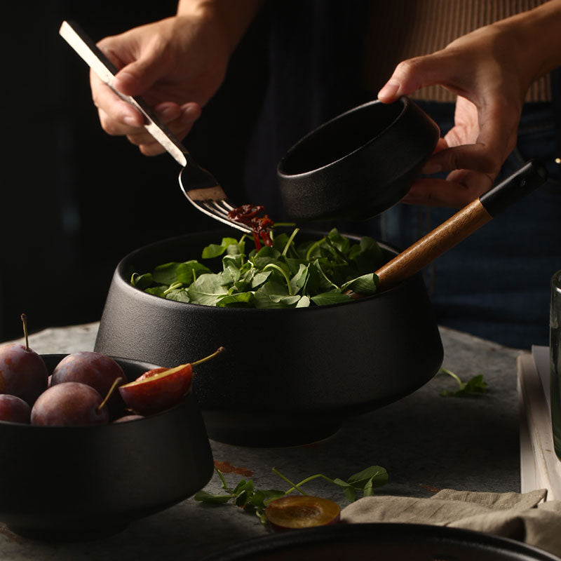Sikunuo | Elegant Matte Black Snack Bowl