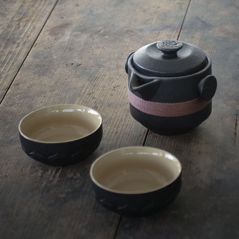 Sikunuo | Elegant Ceramic Vintage Travel Teapot