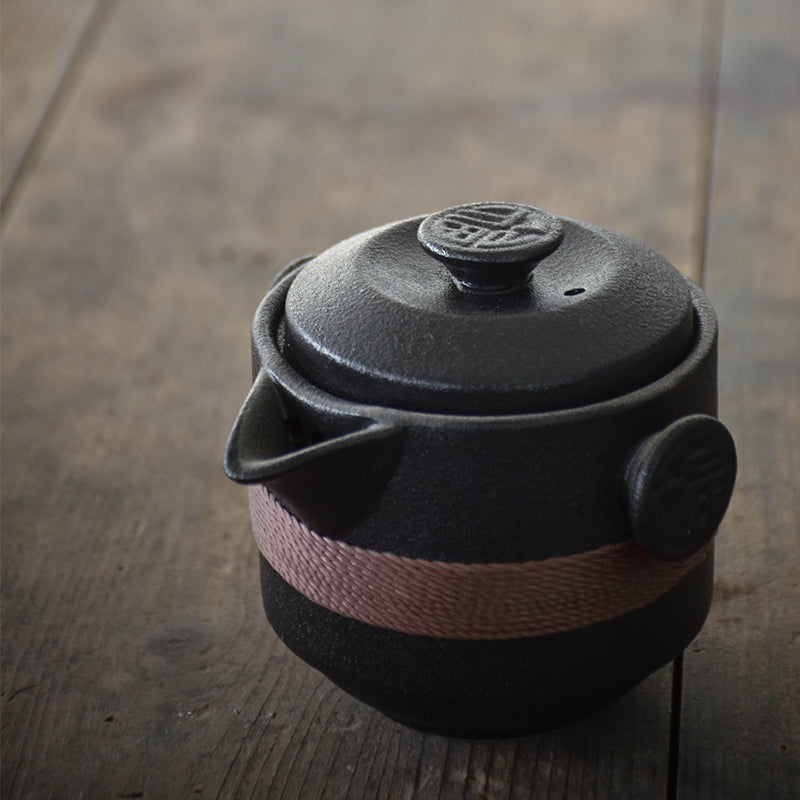 Sikunuo | Elegant Ceramic Vintage Travel Teapot