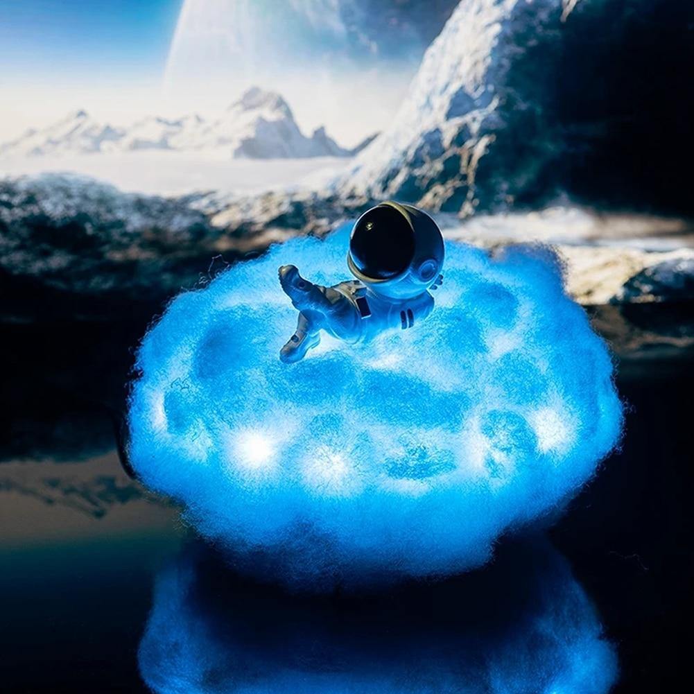 Sikunuo | Astronaut Colorful Clouds Night Light