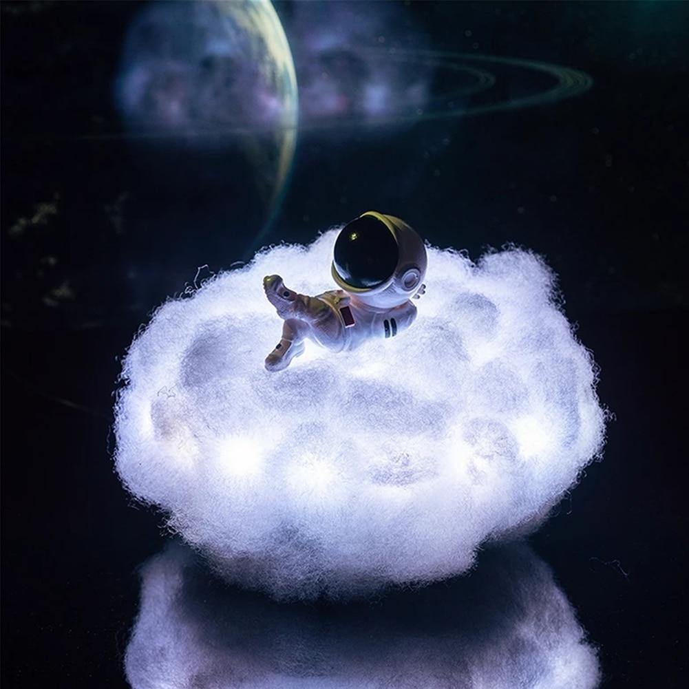 Sikunuo | Astronaut Colorful Clouds Night Light