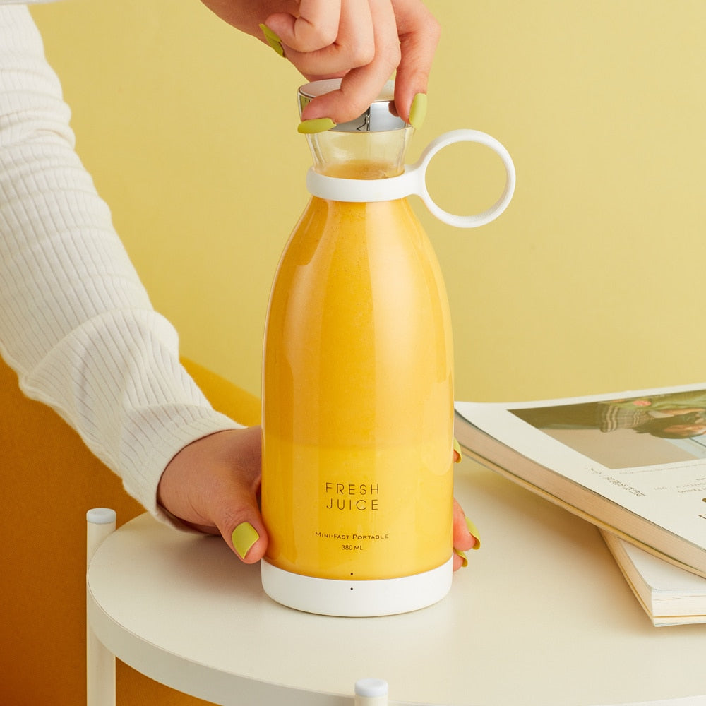 Sikunuo | Elegant Mini Portable Fruit Juicer Blender