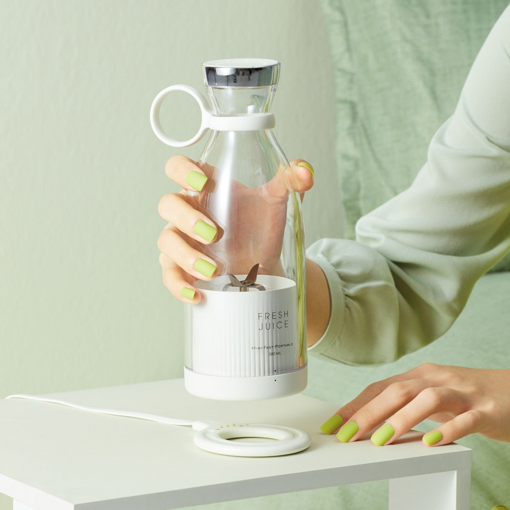 Sikunuo | Elegant Mini Portable Fruit Juicer Blender