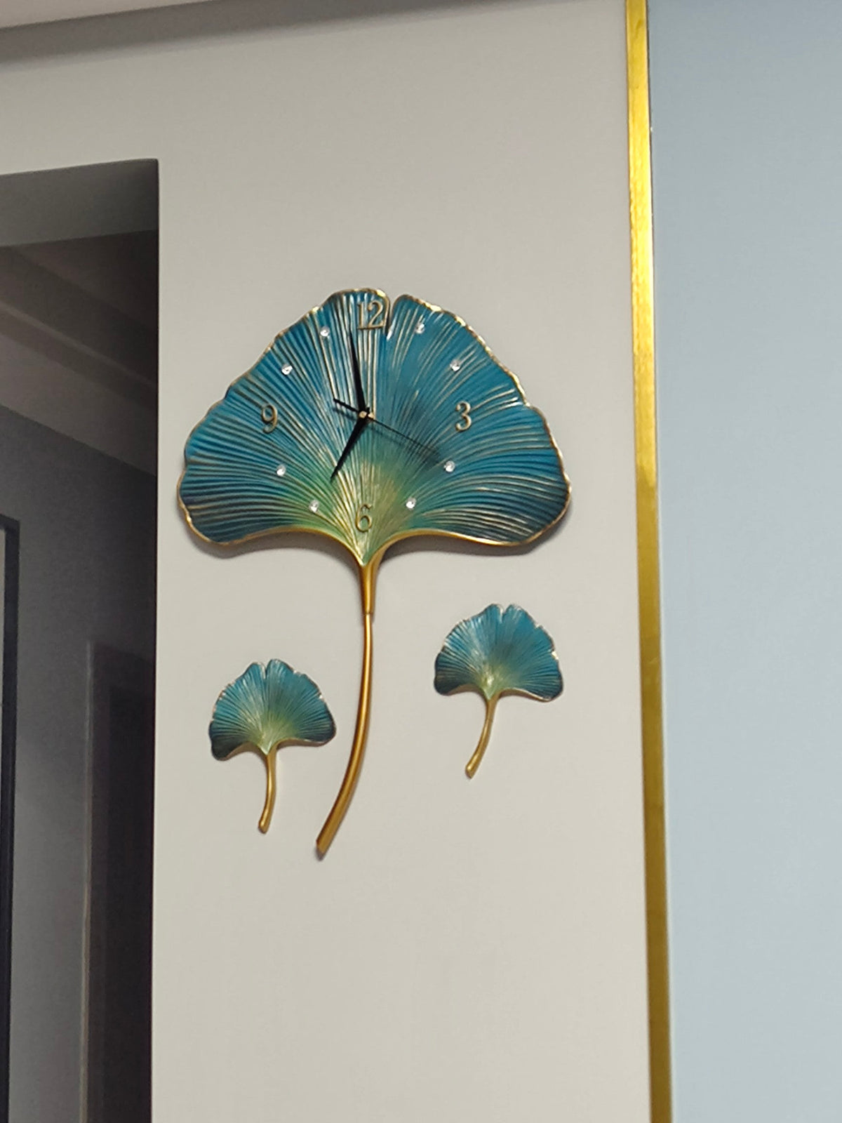 Sikunuo | Elegant Leaf Wall Silent Clock