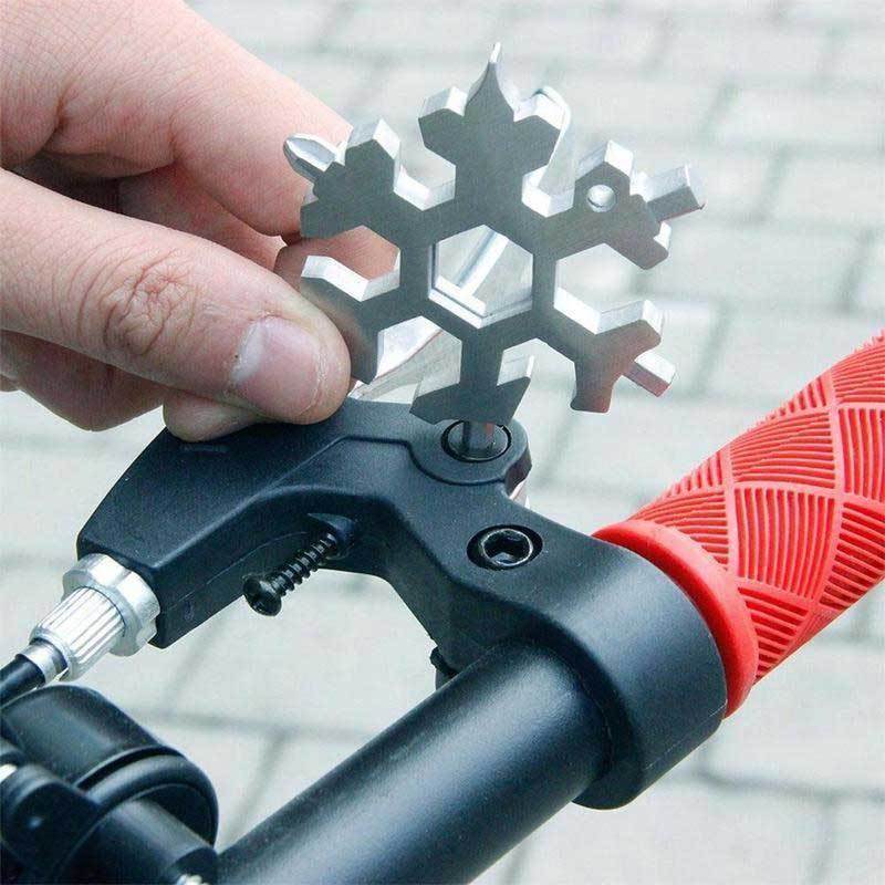 Sikunuo | 18-in-1 Multi-function Survival Tool