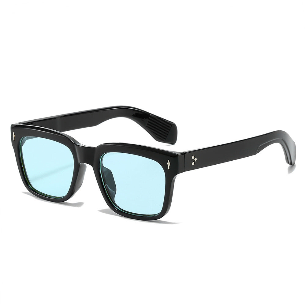 Sleek Square Frame Sunglasses 
Maetiva
