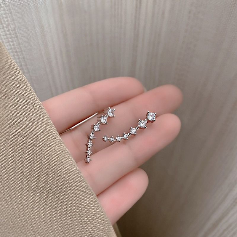 LuxeSparkle Sophisticated Diamond Accent