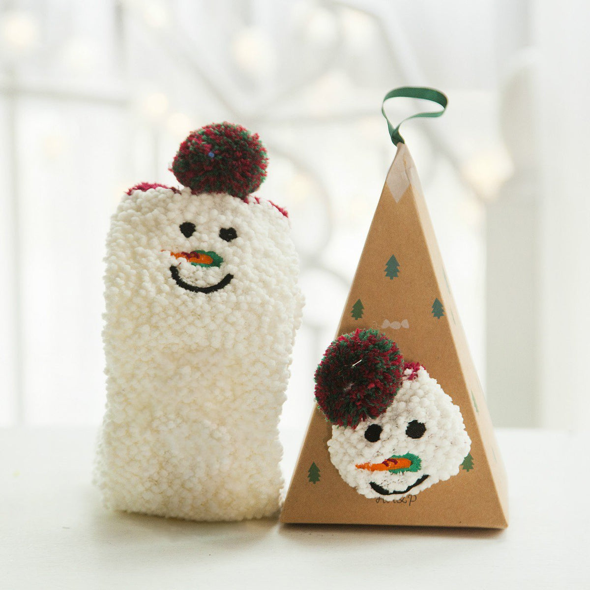 Christmas socks in gift box design | Plush house & cuddle socks | Universal size