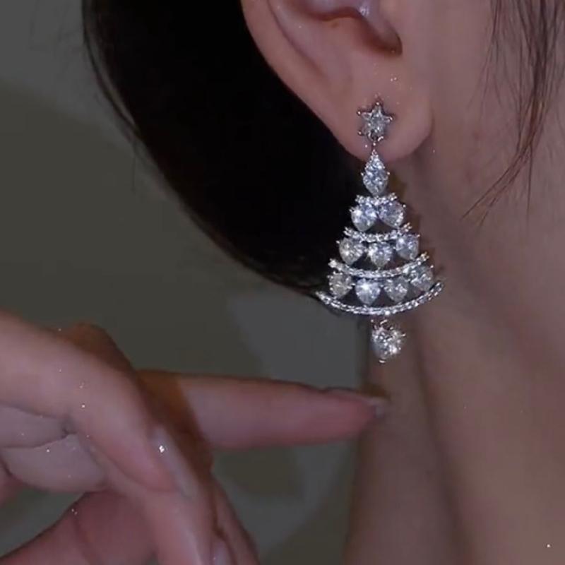 Christmas tree earrings (One pair)