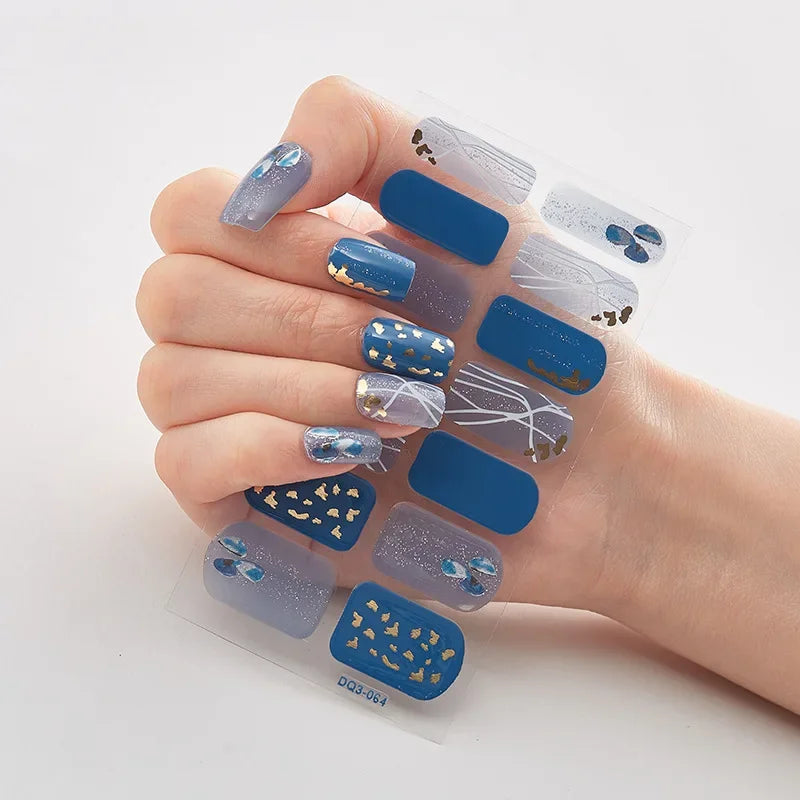 GlitzNail – Festive Christmas Nails Quick, Complete Without Salon