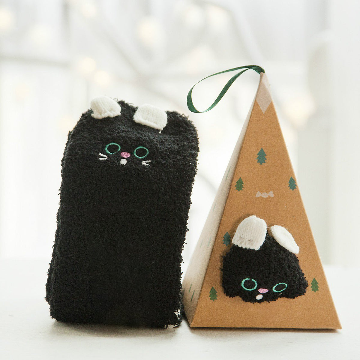 Christmas socks in gift box design | Plush house & cuddle socks | Universal size